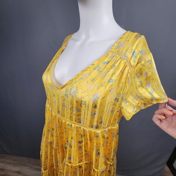 Urban Outfitters Tiered Mini Dress Small Crinkle Floral Boho Chic - Picture 2 of 7